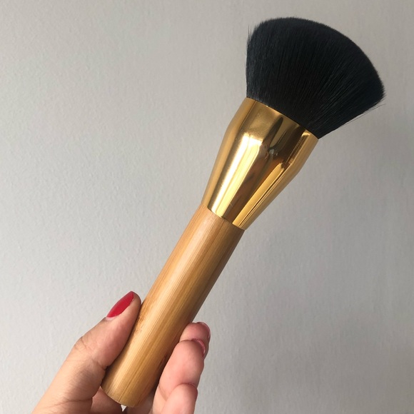 Tarte face brush - Picture 2 of 3